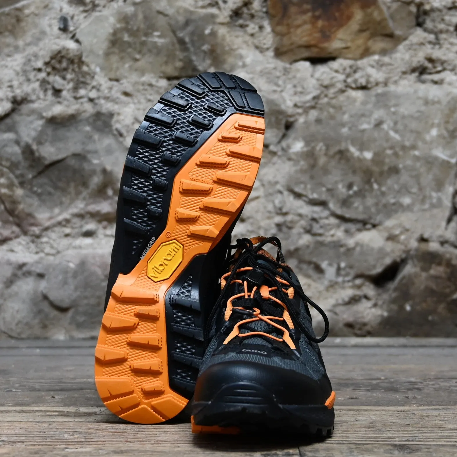 AKU Rocket DFS GTX in Black-Orange