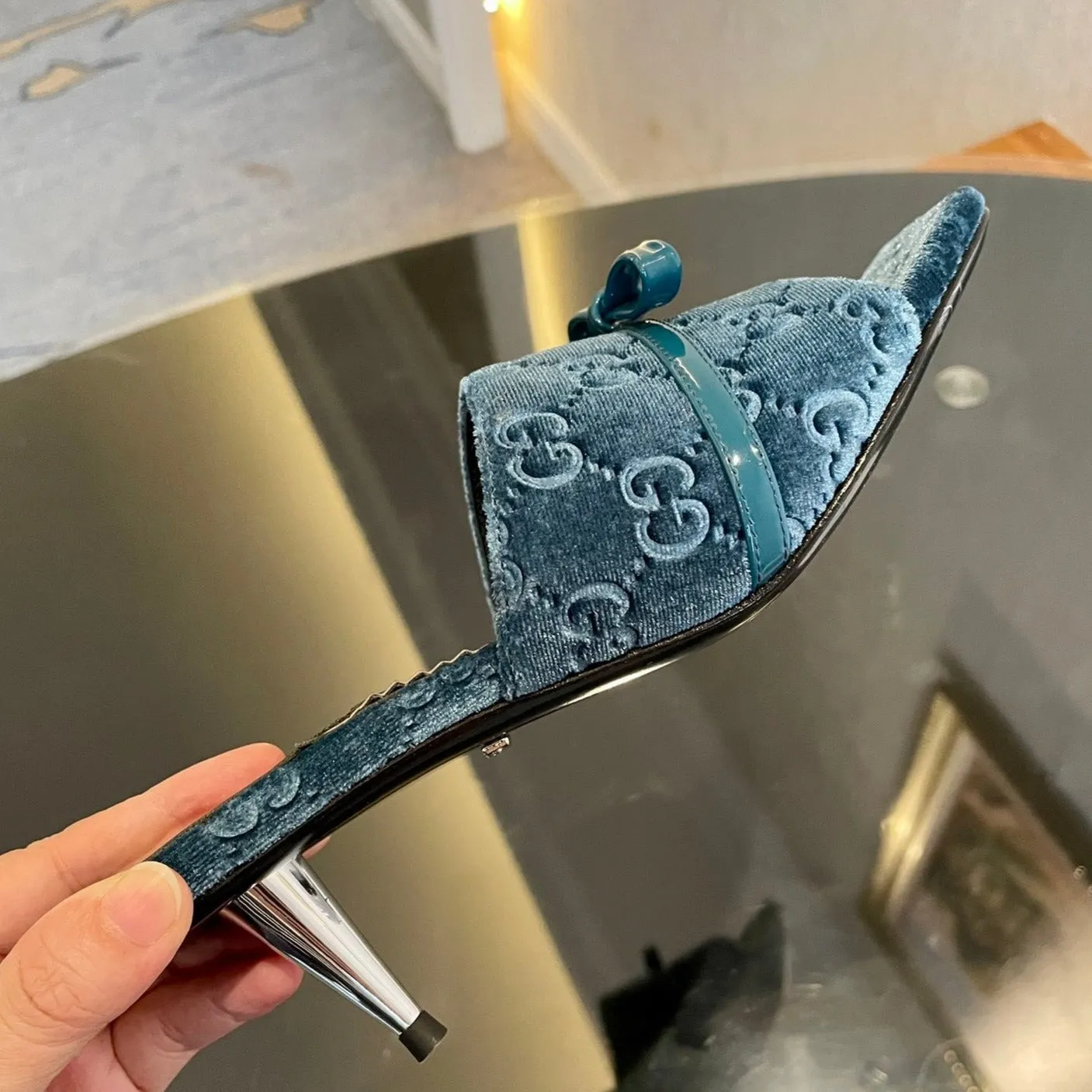 GG VELVET HIGH HEEL SANDALS WITH BEAUTIFUL LOGO DETAILS BLUE SKY